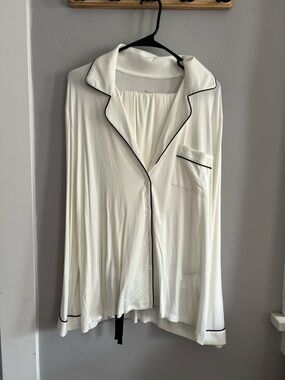 NWOT Women's White Pajama Top & Bottom Set